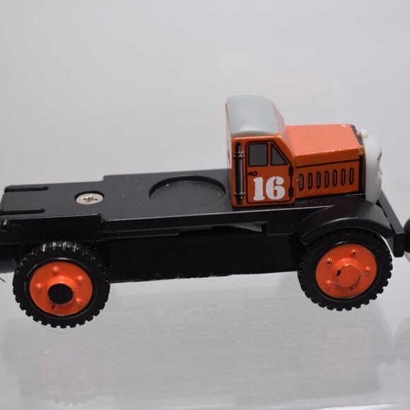 Max 15 and Monty 16 Truck Flatbed NO DUMP BIN Thomas & Friends Wooden Railway - Picture 8 of 11